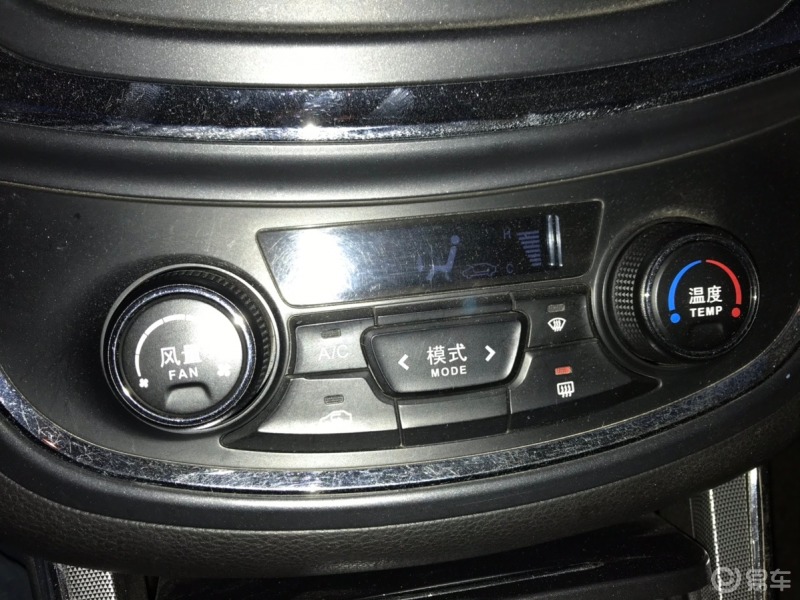 最喜欢爱车的后挡风玻璃加热功能功能亮点介绍:开车行驶中,遇到雨,雪