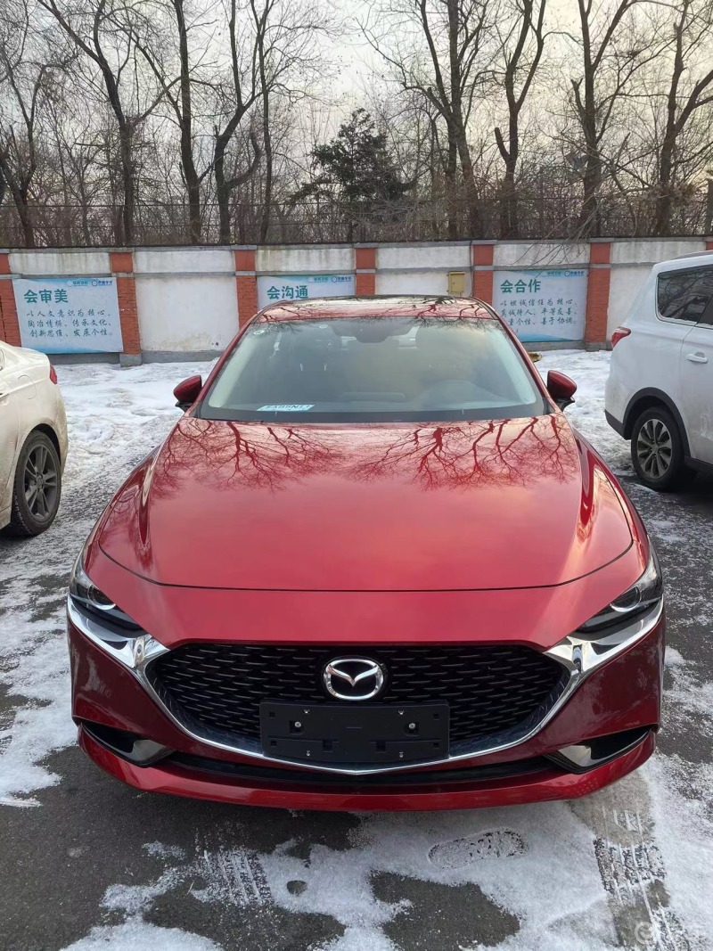 马自达3昂克赛拉魂动红