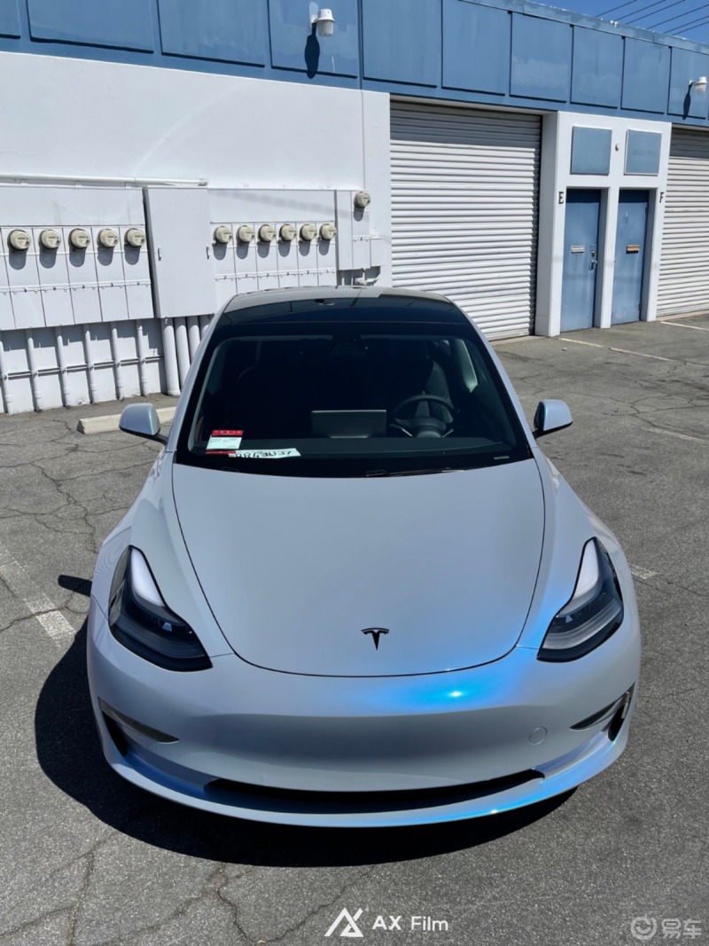 用渐变色开启特斯拉model3的浪漫梦幻之旅