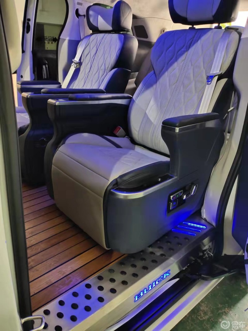 别克gl8航空座椅改装前排座椅升级顶灯