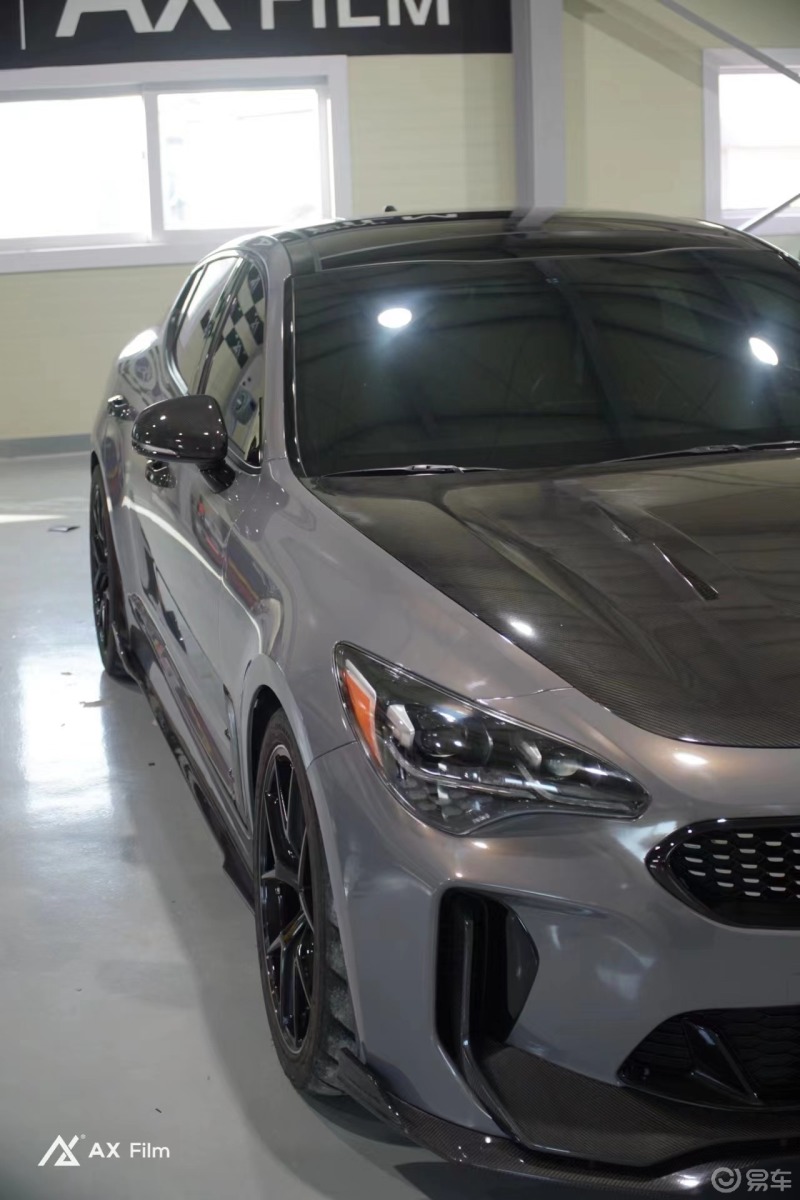 起亚斯汀格贝尔尼纳灰鉴赏,刚柔并济之美