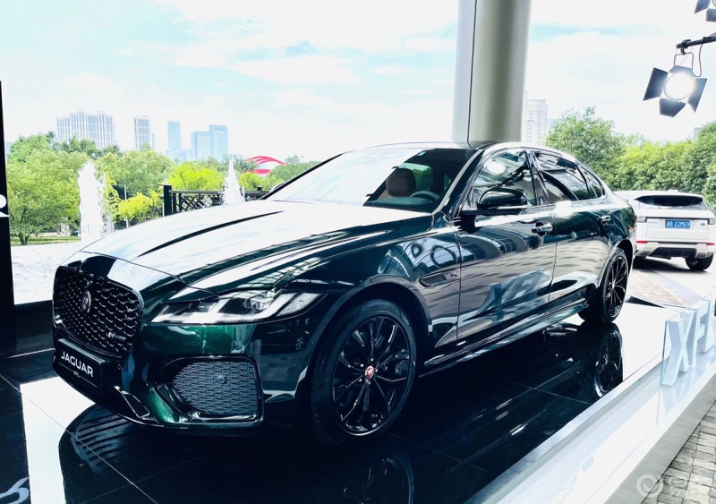 捷豹xfl曜黑运动版现车坐标广州曜黑运动套装原厂黑化中网黑化轮毂