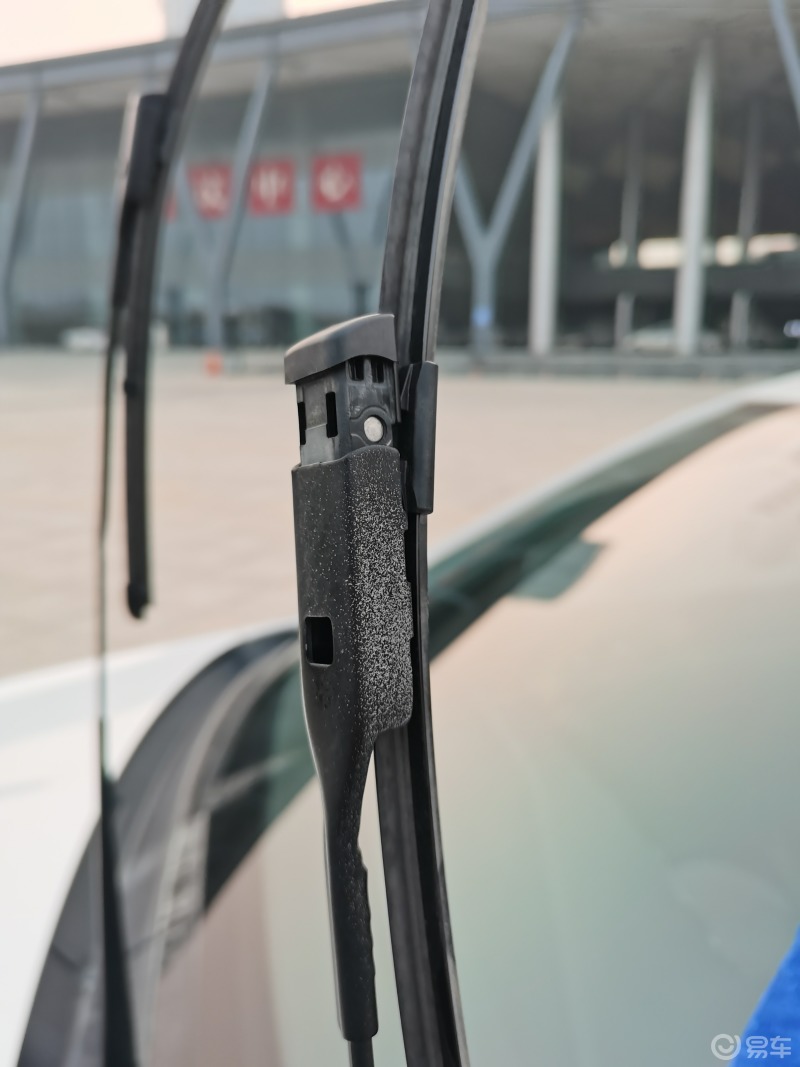 白朗之自己动手再次更换雨刷器