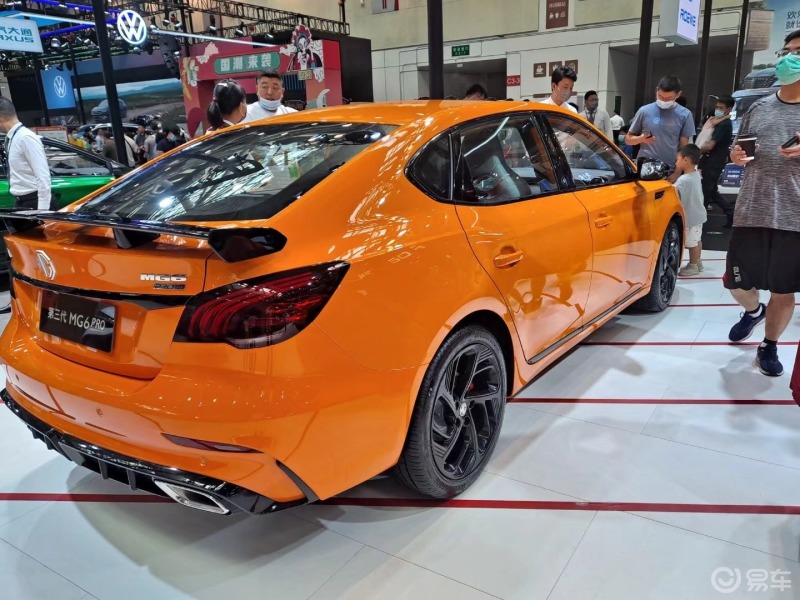 车型对比:名爵5和名爵6下面都有多款车型,不同配置,不同价位的车型