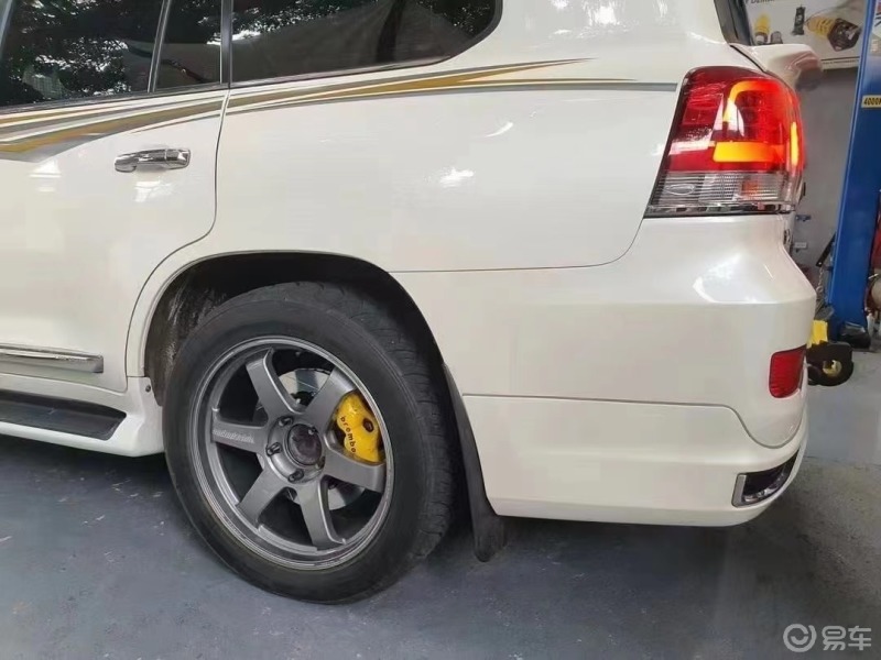 丰田陆巡改装布雷博 brembo刹车套件,9591 rays 轮毂!