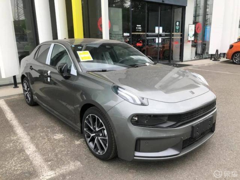 初始领克,是在2019年冬季,小伙伴买了一台白色03.