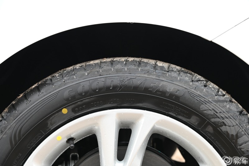 别克君越原车轮胎多少公里就应该更换了?
