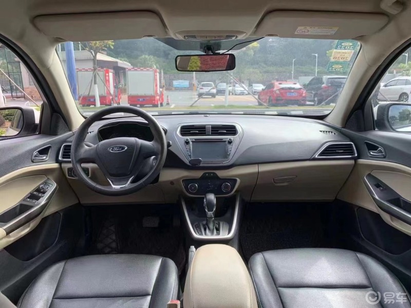 福特 福睿斯2016年上牌,15l自动挡舒适中控大屏倒车影像内外崭新