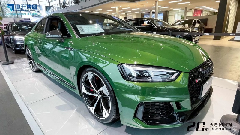 奥迪rs5这个绿色好看吗