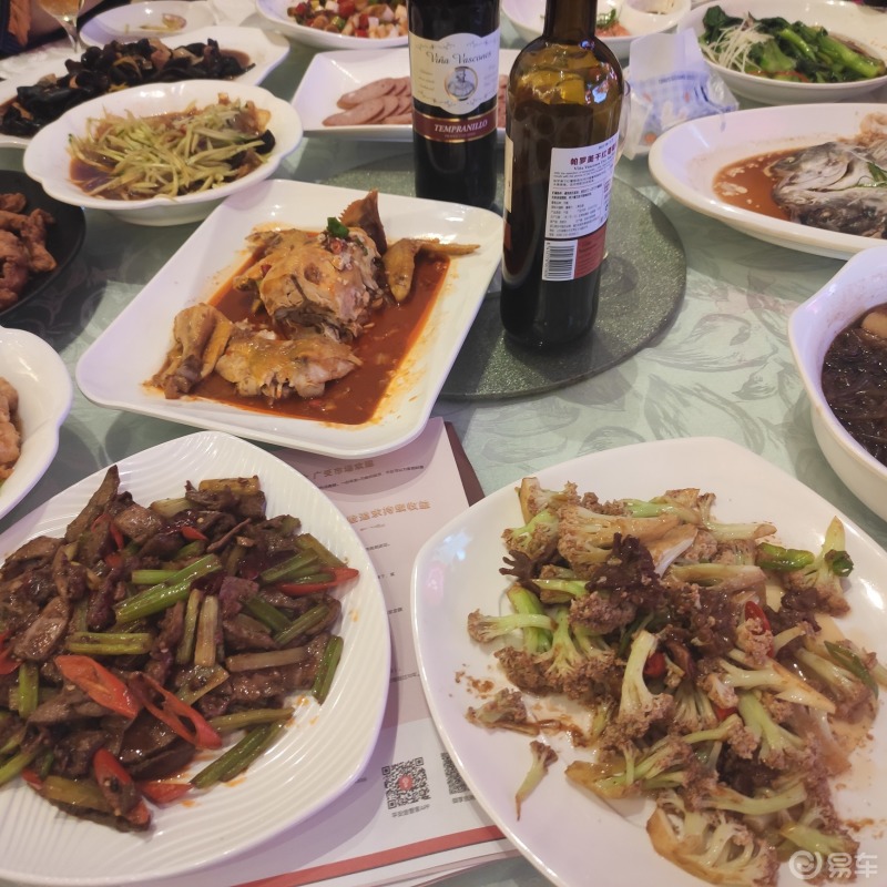 过年吃喝玩乐探店,美食美景,美好的时刻,哈尔滨红事会新年聚餐,一家人
