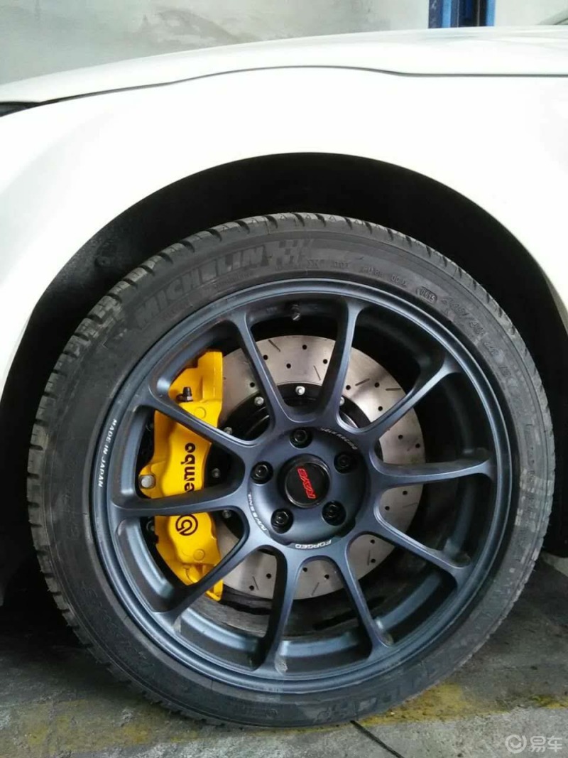 奥迪tt改装布雷博刹车18z大6活塞刹车