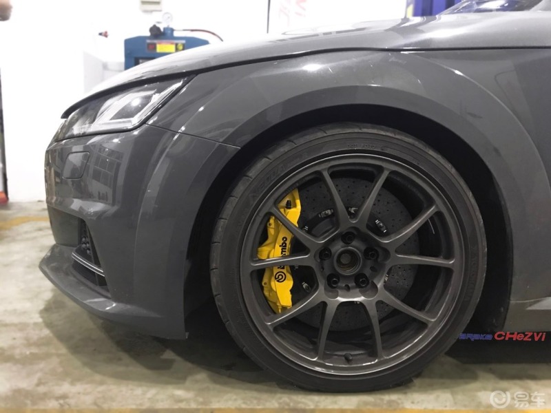 奥迪tts 前轮18寸轮毂,改装布雷博brembo gt6活塞搭配brembo