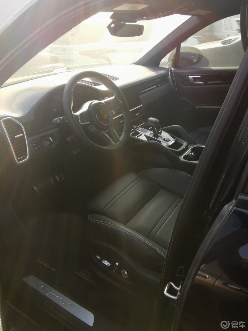 20款加版保时捷卡宴 2.9ts 黑车黑内饰