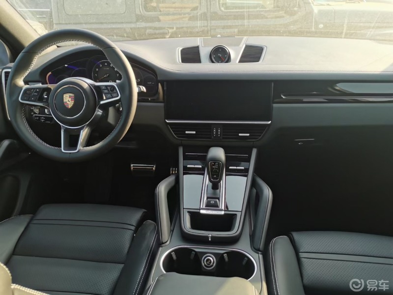 20款加版保时捷卡宴 2.9ts 黑车黑内饰