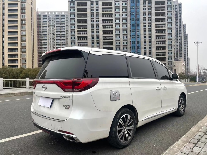 新到19年传祺gm8  本地老板娘一手大商务  配置到顶  双边电动门