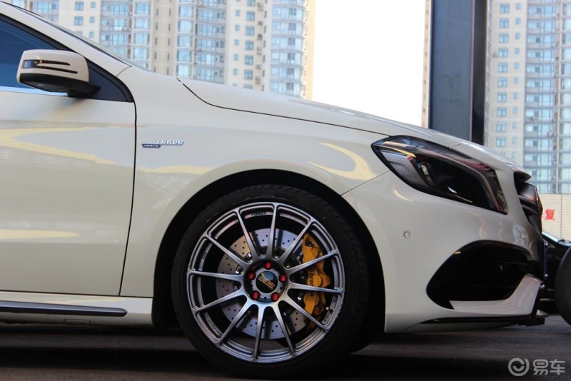 奔驰a45改装安装bbs轮毂fs19寸改装布雷博6活塞brembogt