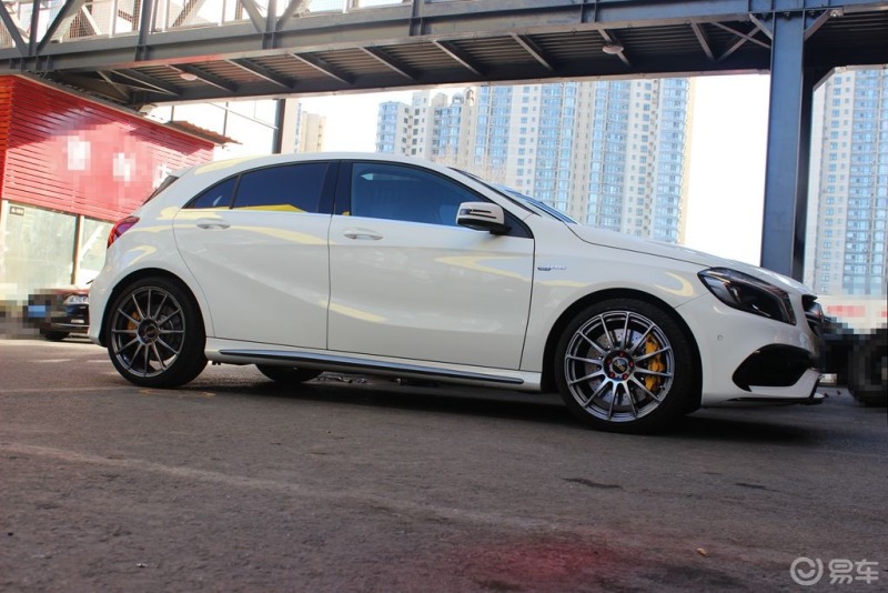 奔驰a45改装安装bbs轮毂fs19寸改装布雷博6活塞brembogt