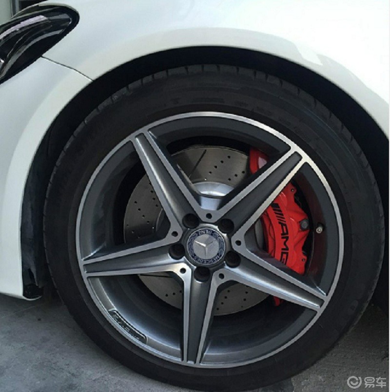 奔驰c级改装amg改装刹车卡钳鲍鱼效果