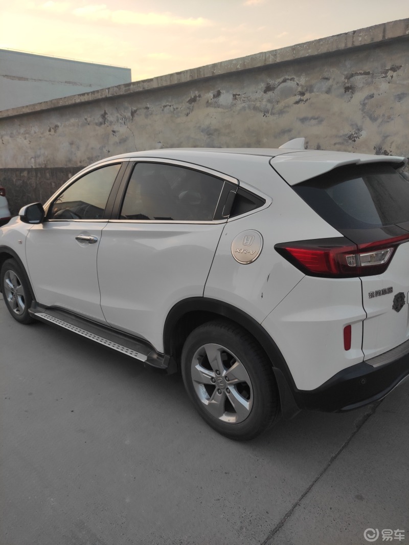本田xrv购车经历:我购买的是15款本田xrv,购车时间是2015年8月份,当时