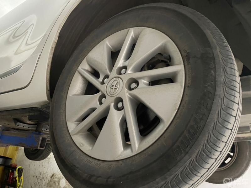 聊一聊卡罗拉的轮胎和后减震的问题.