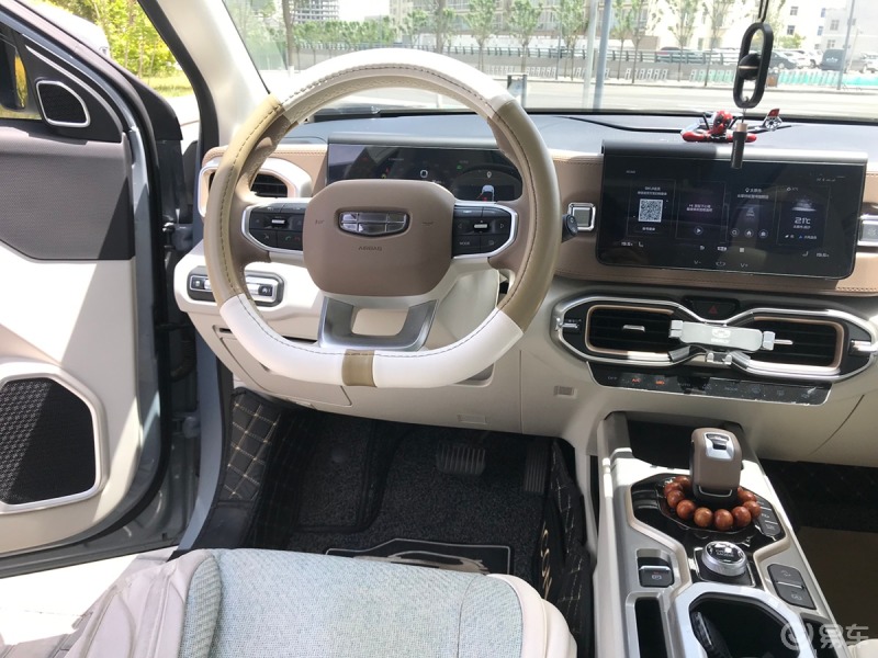 外观独特内饰豪华的车吉利icon