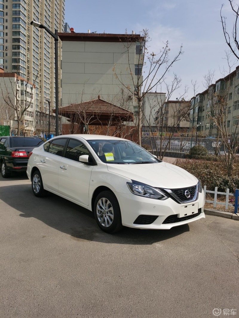 22经典轩逸舒适版白色,落地10.