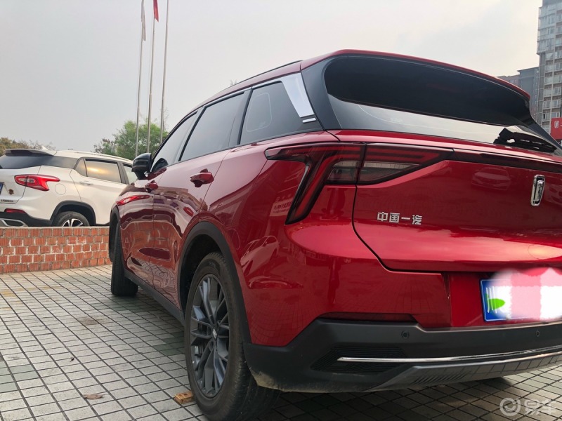 红色奔腾t55,那道靓丽的红