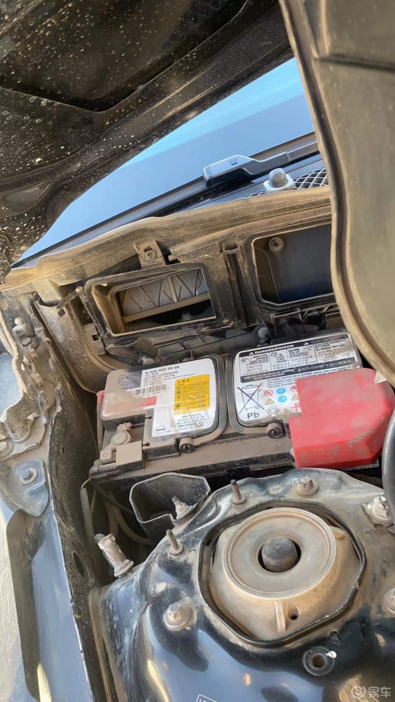六年电池熬不住了,给奔驰e260l换个瓦尔塔agm蓄电池
