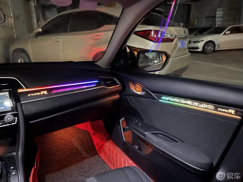 我与我的爱车# 【装扮篇】晒一晒思域最满意的装饰—氛围灯.