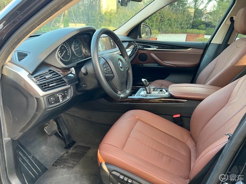 16年宝马x5 2.0t  11万公里外黑内粽 桃木内饰 记忆座椅 19寸运动轮