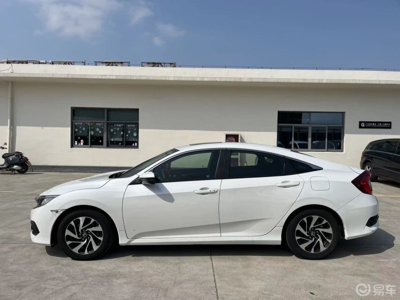 16年本田思域 1.5t排量  2.7万公里精品车况  带检测报告支持任何检测