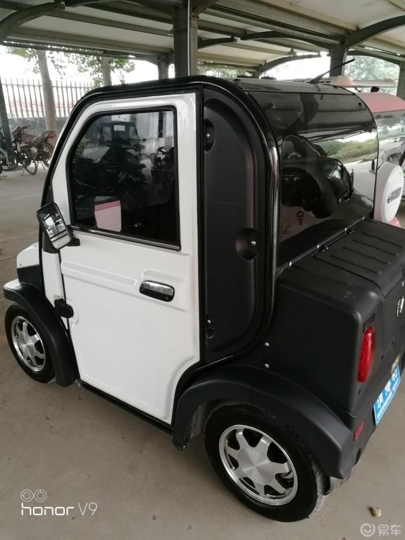 我眼中的老头乐#低速电动车俗称"老头乐",售价几万不等,外观类似于乘