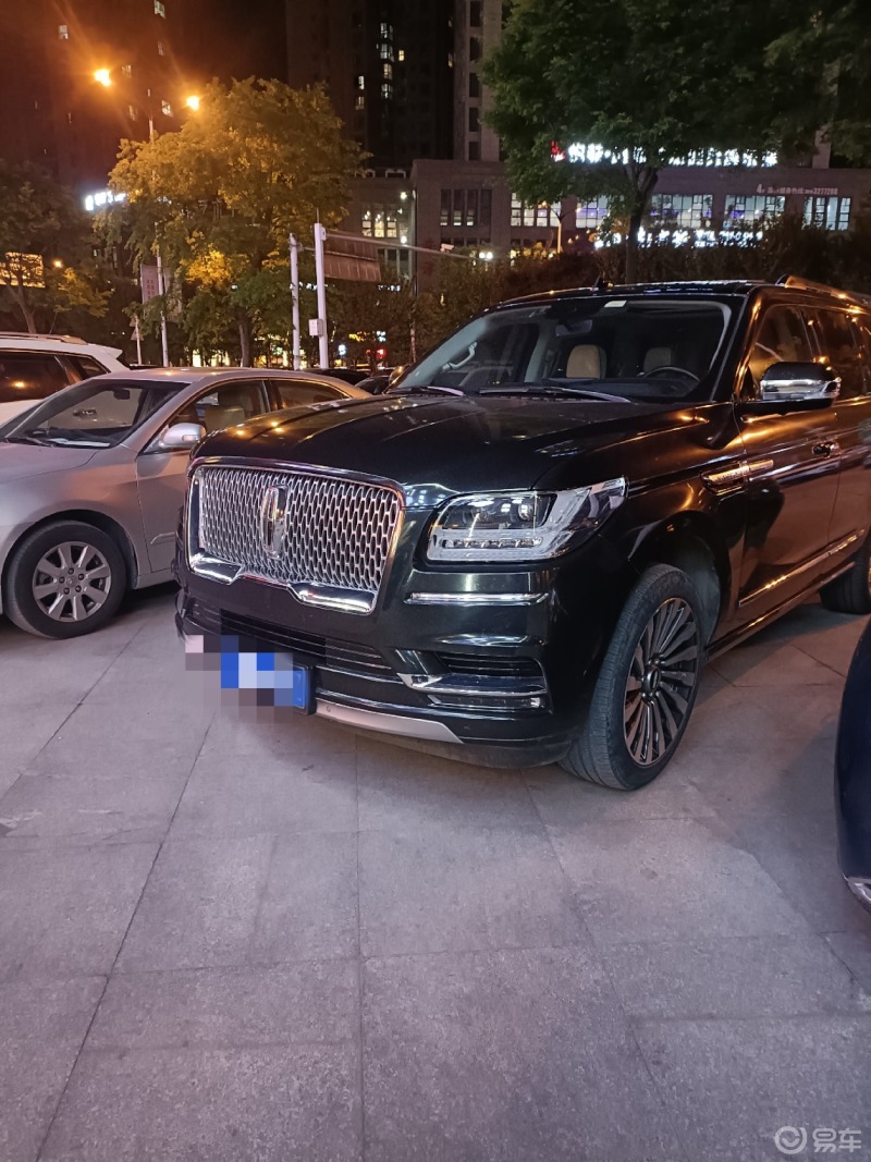 街拍硬派越野系列(二)低调的奢华,林肯领航者.