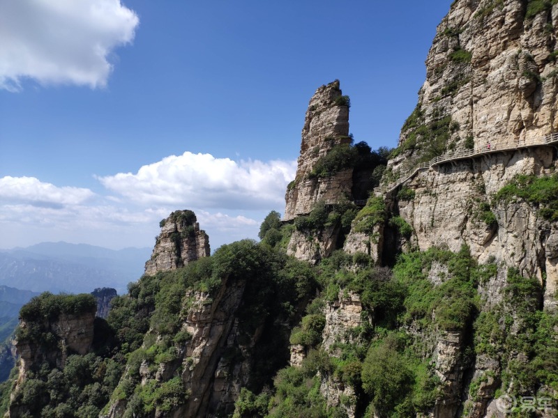 游览白石山世界地质公园