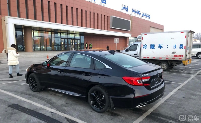 雅阁21款星空限量版星空蓝汽油版今天提了真正属于自己的第一辆车!