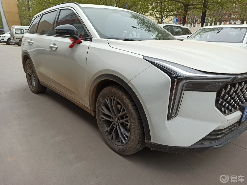 坐着弟妹家的奔腾t55出去玩嗨了