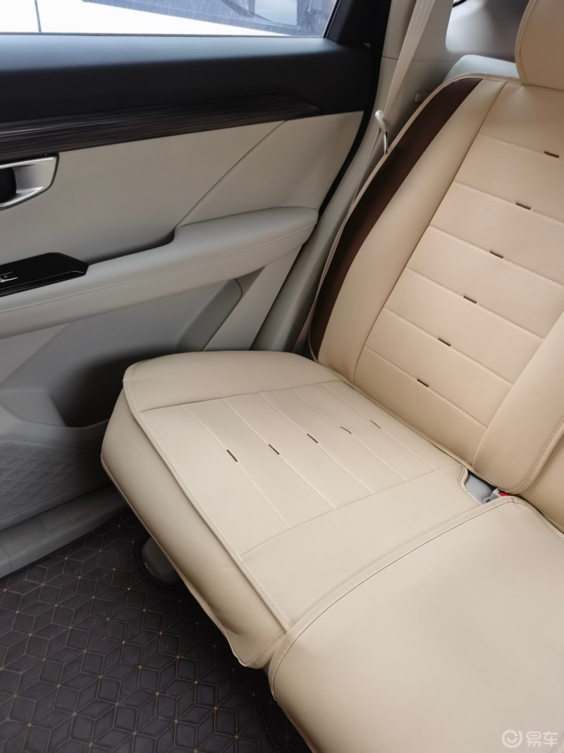 爱车成本#爱车介绍,现在说说座椅情况.