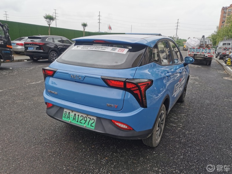 试驾了哪吒v
