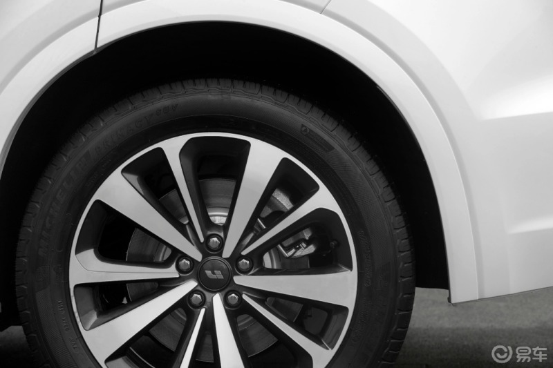 【理想one的轮毂】理想one我觉得比较保守的一点是轮毂样式太少太素