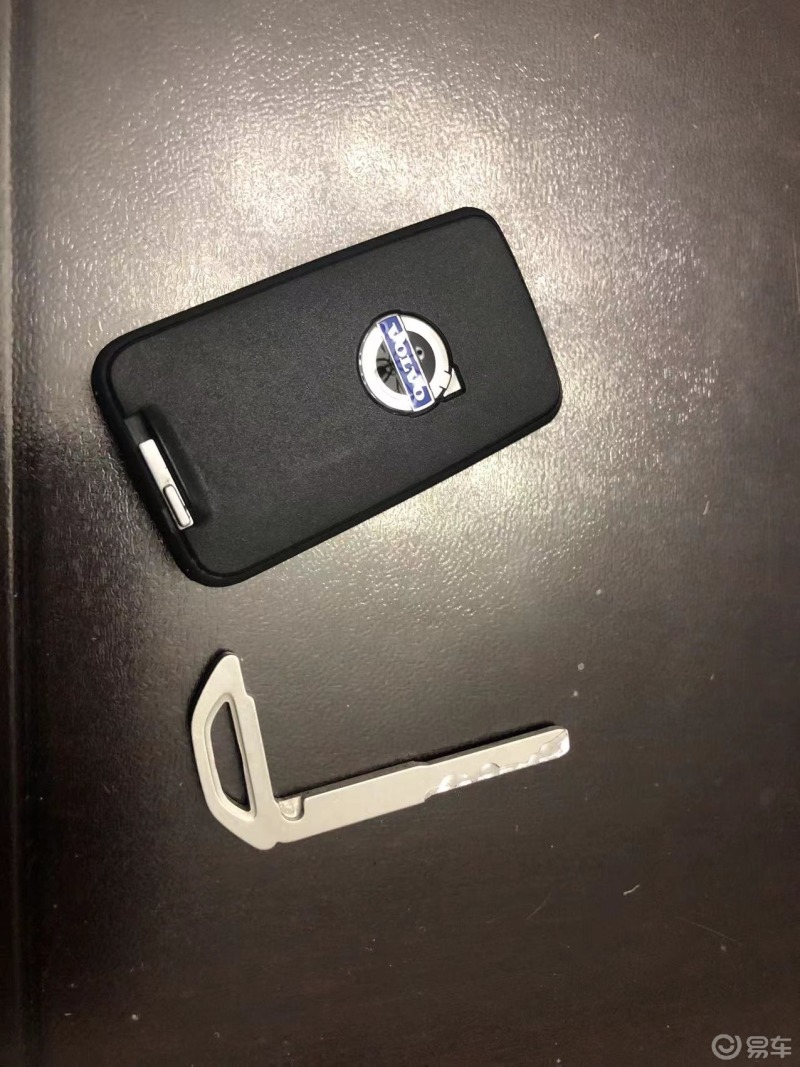 沃尔沃xc60更换汽车钥匙电池