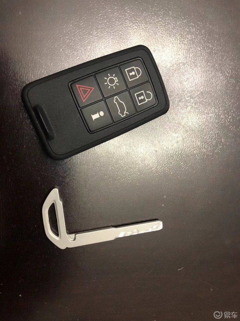 沃尔沃xc60更换汽车钥匙电池