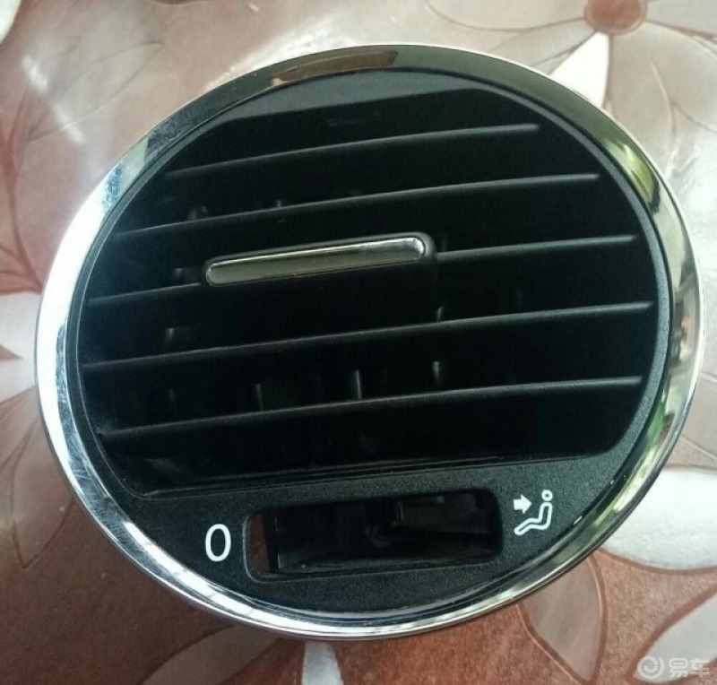 维修小技巧今天在调空调出风口的时候不知为什么出风口的一个风门拔动