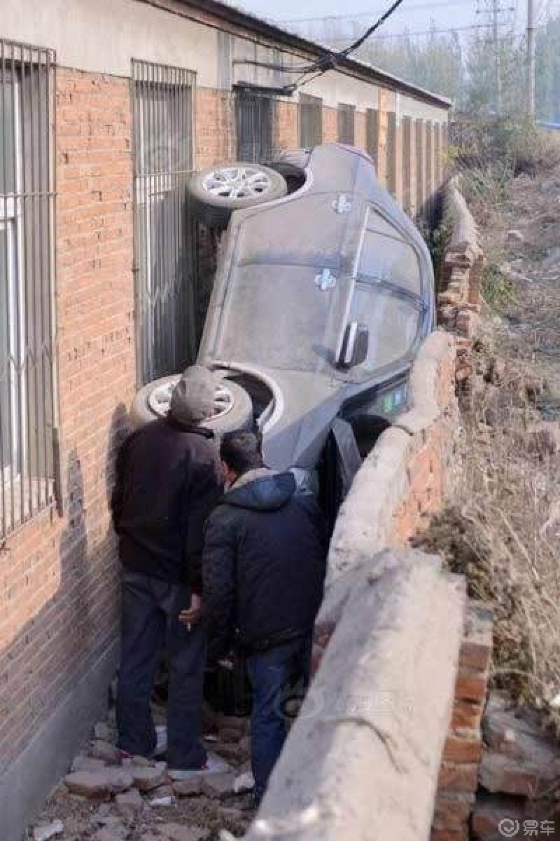 【今日话题】奇葩车事件,开车这么多年也见过不少神操作,很多的搞笑