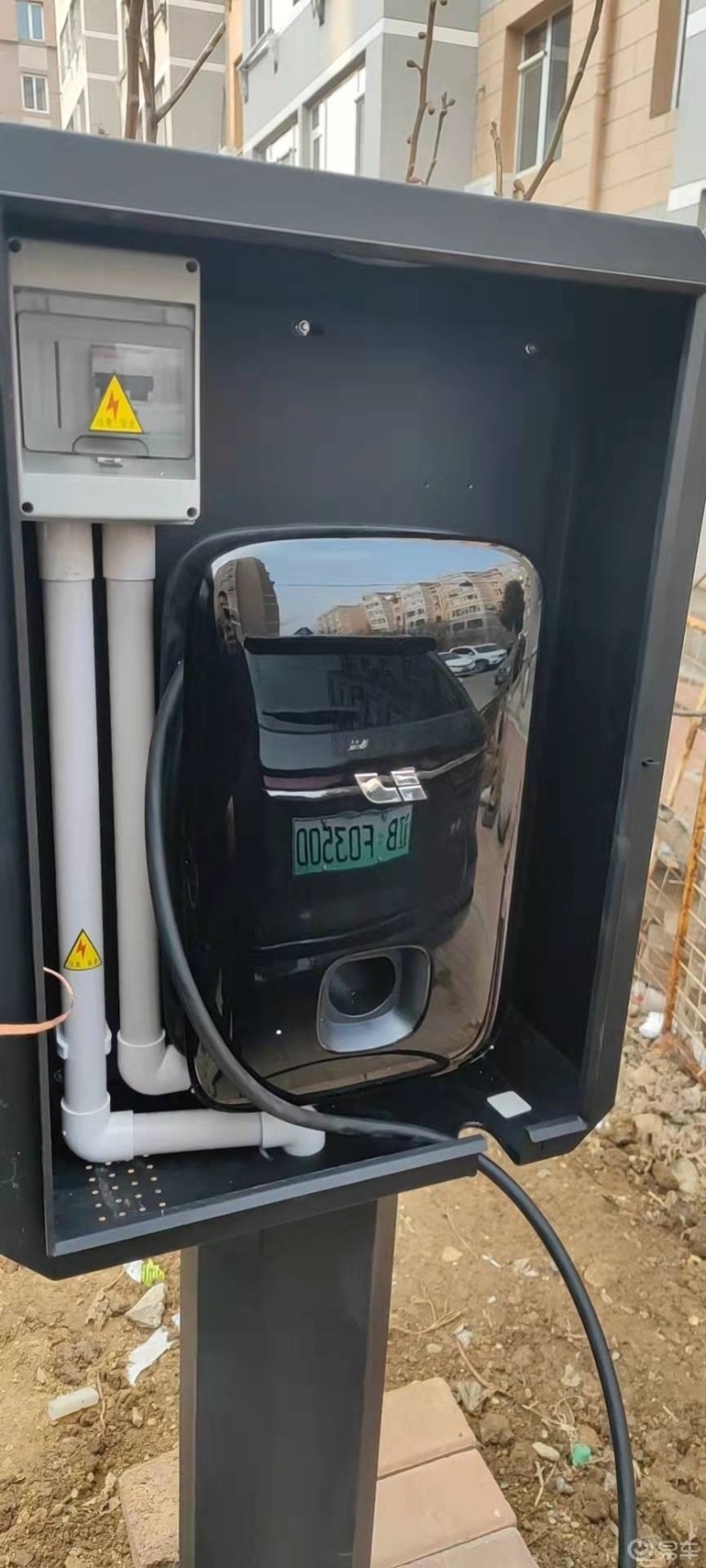 理想one每日打卡#理想one百科全书系列九十五～室外安装的充电桩换 