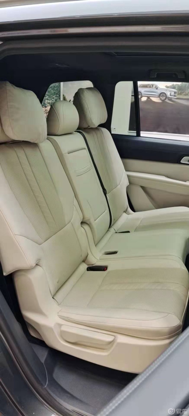 one每日打卡# 解锁理想的更多的用法,第一张图是七座版,理想one后排座