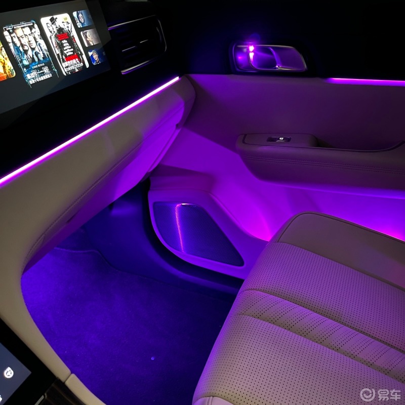 理想one每日打卡# 理想原车的氛围灯只有一个颜色就是白色,可能沂是