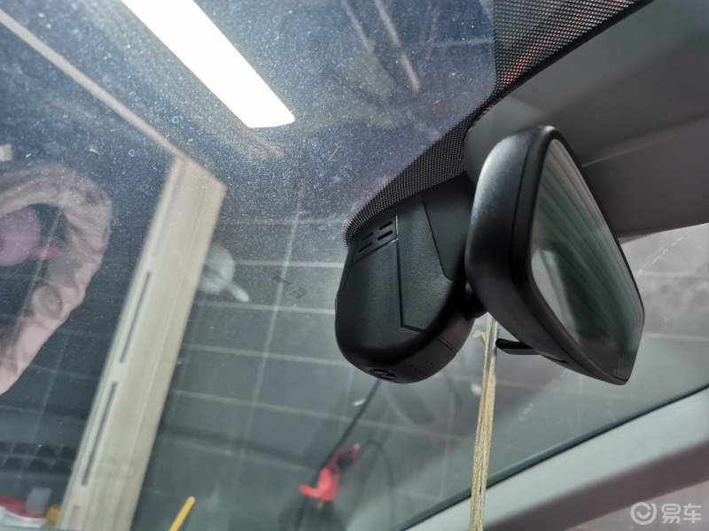 奥迪q5安装隐藏式行车记录仪