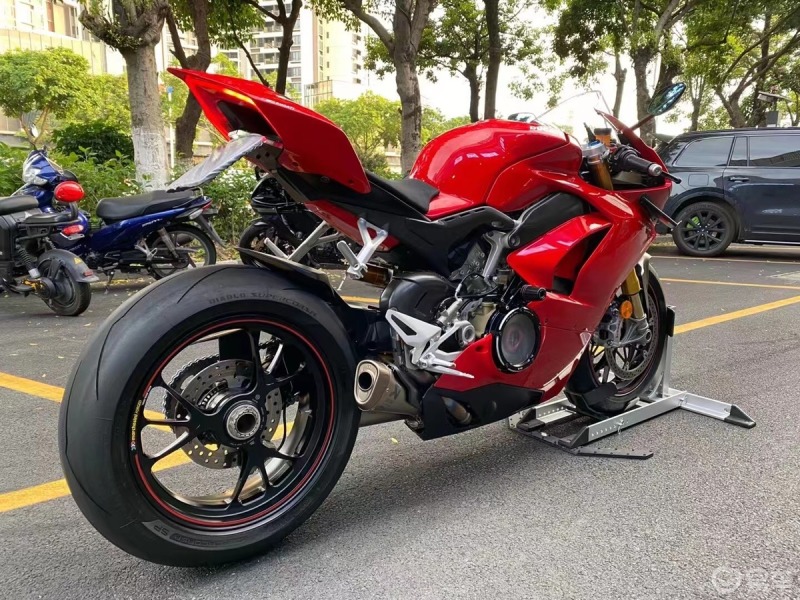 19杜卡迪v4s