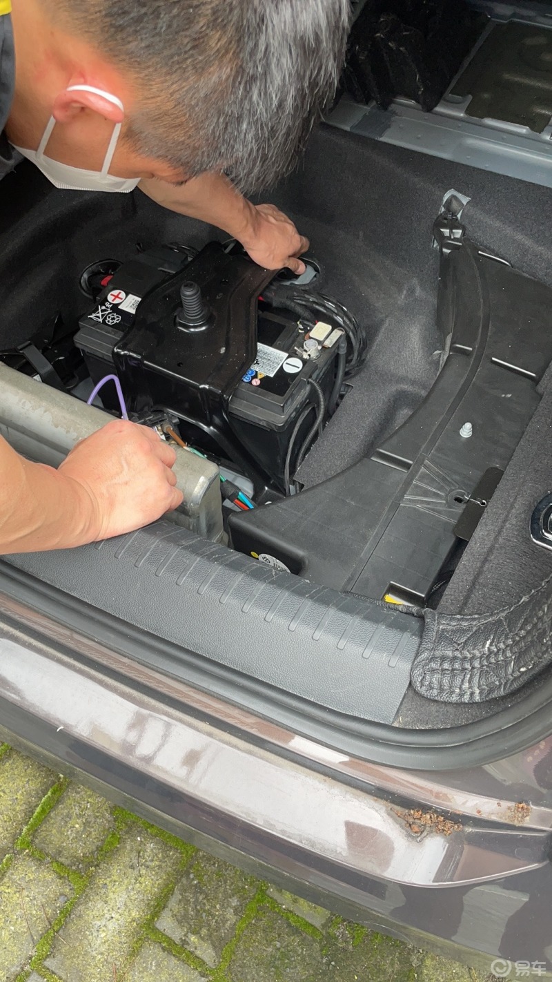 解封第一天,让朋友搭电也没搭上,直接换了个电瓶,复活了_辉昂社区