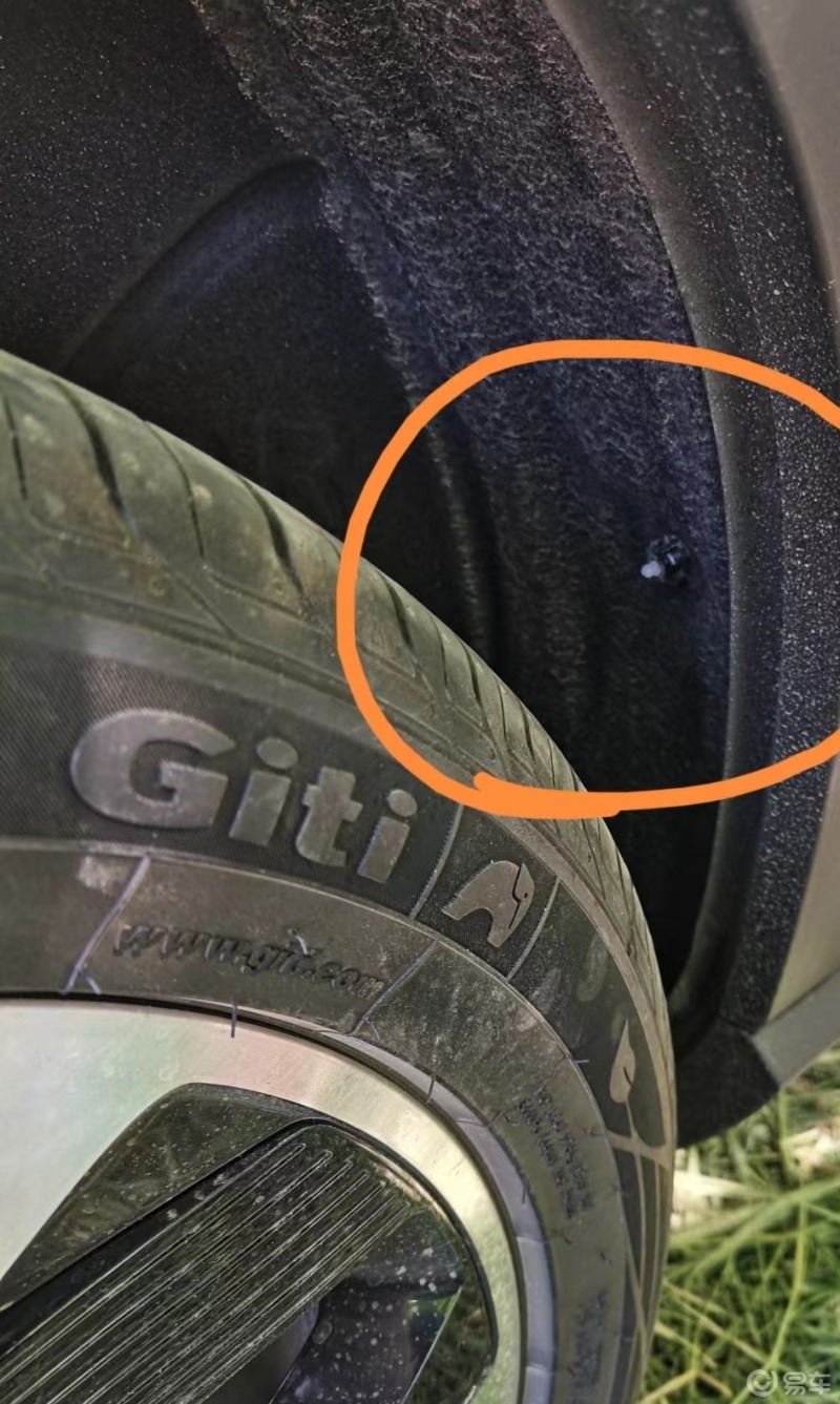 宋plus dmi 提车到手后一定要做的事情就是拧螺丝,有车主发现比亚迪